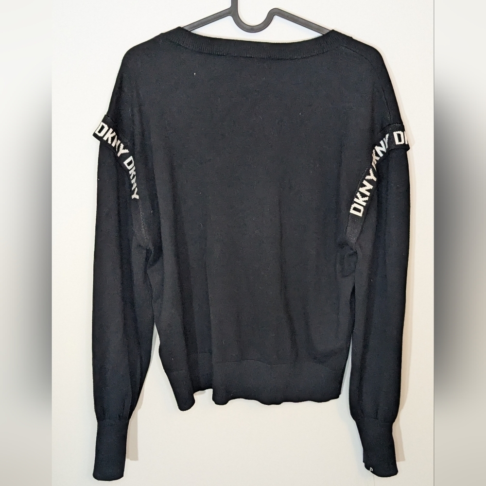 DKNY V neck long sleeve sweater logo shoulder detail black - size M - Picture 6 of 8